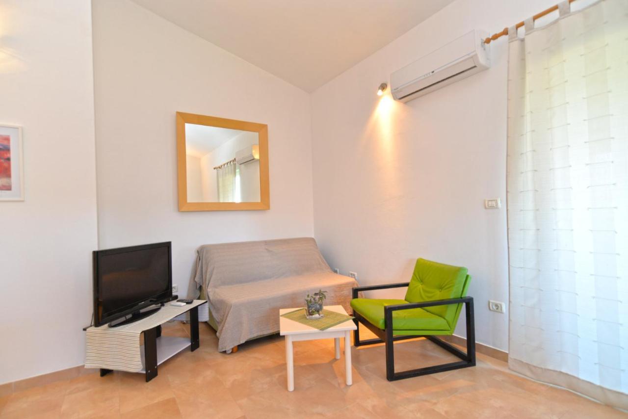 Apartments Bernarda 1773 Banjole Exterior foto