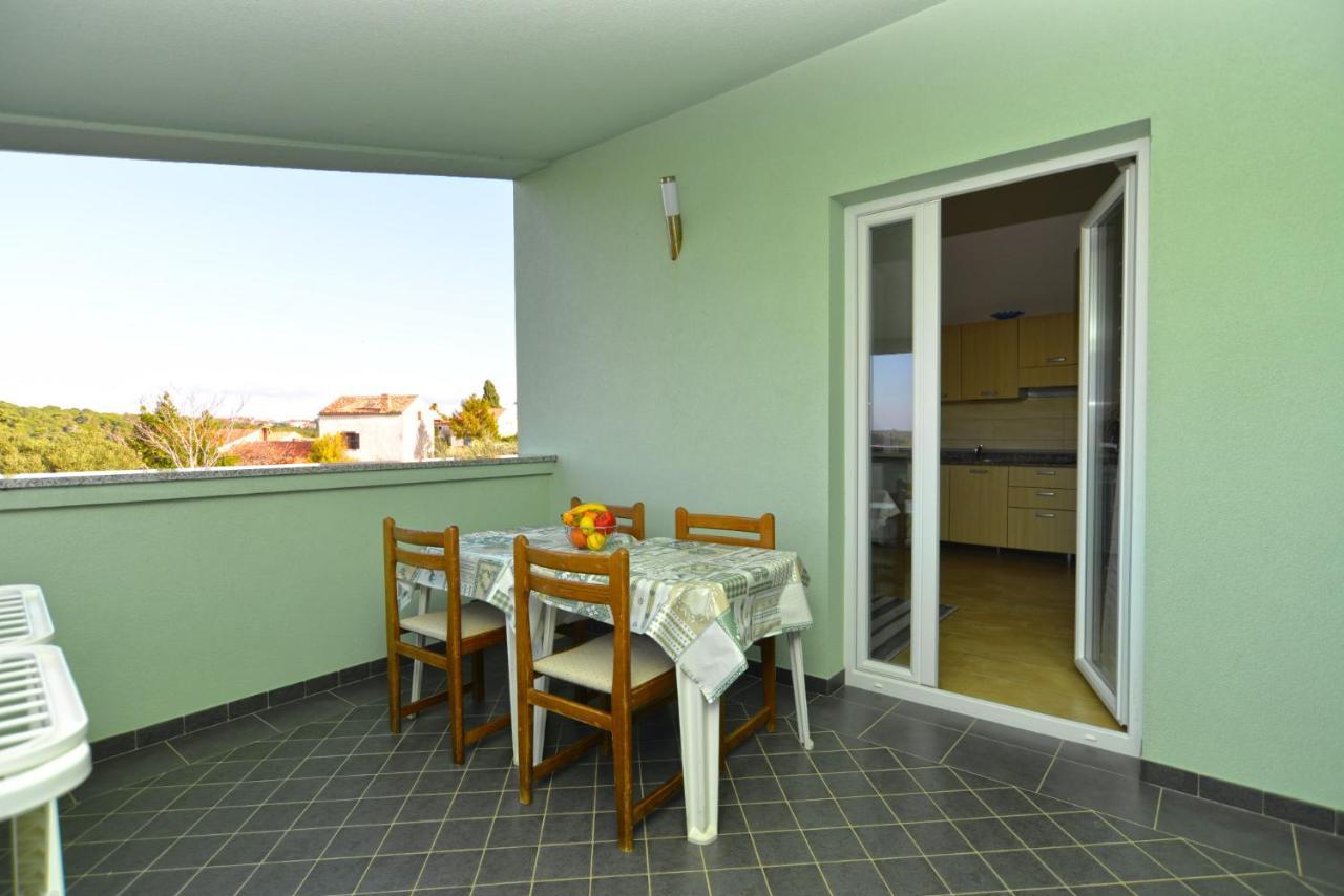 Apartments Bernarda 1773 Banjole Exterior foto