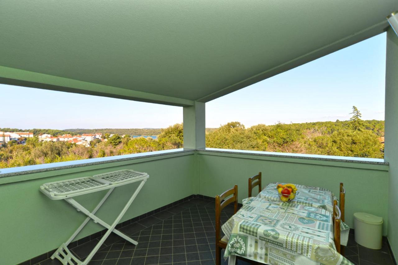 Apartments Bernarda 1773 Banjole Exterior foto